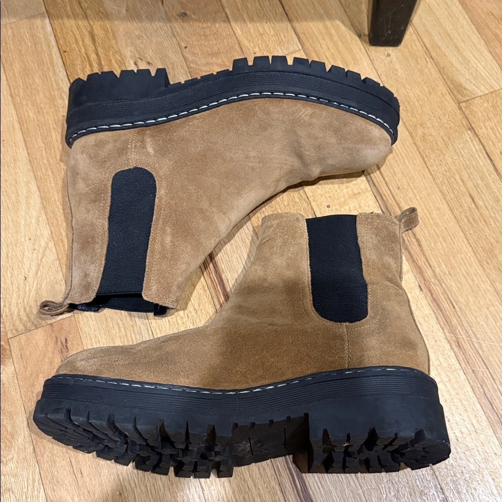 Marc Fisher Padmia Chelsea boots - EUC